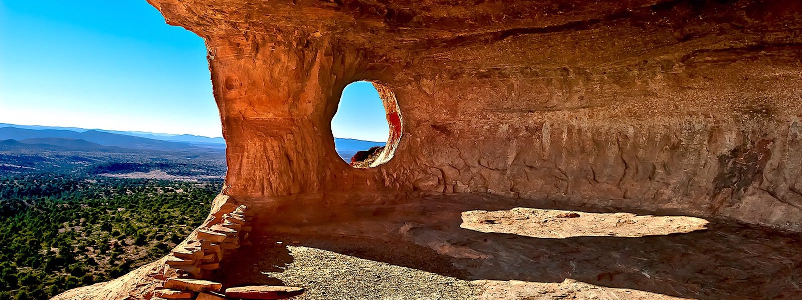 Sari Hands PLC banner